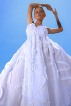 Load image into Gallery viewer, Look 1: Linen & Pearls