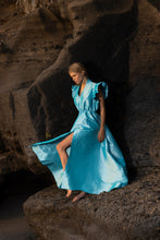 Load image into Gallery viewer, Look 5: Vibrant Dimond Blue