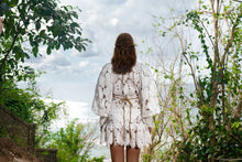 Load image into Gallery viewer, Look 1: Shells & Pearls