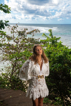 Load image into Gallery viewer, Look 1: Shells & Pearls