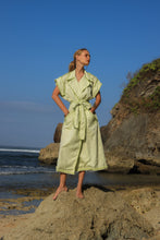 Load image into Gallery viewer, Look 29: Beach Trench - Mint
