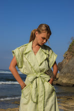 Load image into Gallery viewer, Look 29: Beach Trench - Mint
