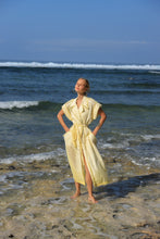 Load image into Gallery viewer, Look 30: Beach Trench - Lemon
