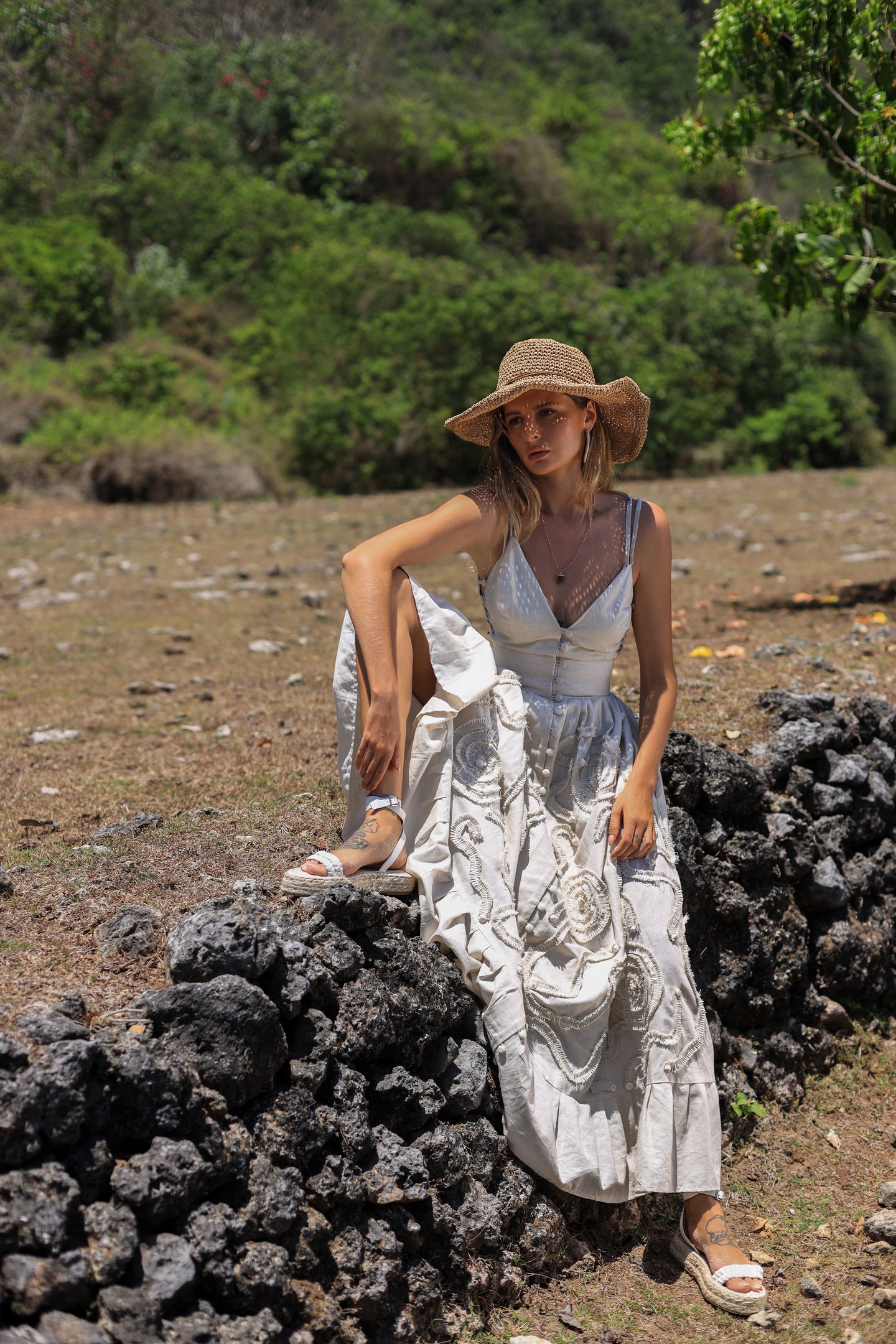 Look 2: Linen & Shells